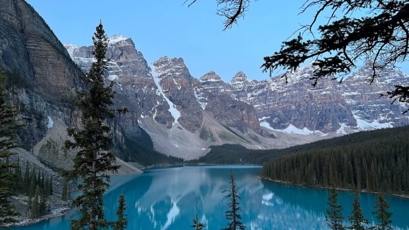 Sunrise Serenity: Reflections of the Ten Peaks at Moraine Lake