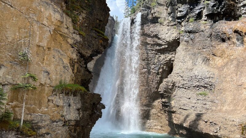 Johnston Canyon: A Marvelous Waterfall Adventure in Banff National Park