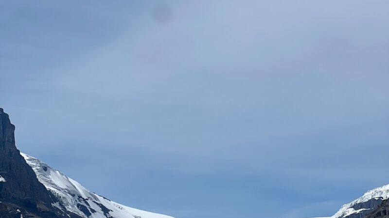 Walking on Ice: A Glimpse of Athabasca Glacier’s Magnificent Beauty